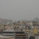 Αυξημένες νεφώσεις, τοπικές βροχές και αφρικανική σκόνη την Πέμπτη