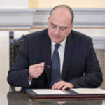 Παραίτηση Λαζαρίδη μετά από εσωτερικές πιέσεις – Το παρασκήνιο και οι ισορροπίες στη ΝΔ